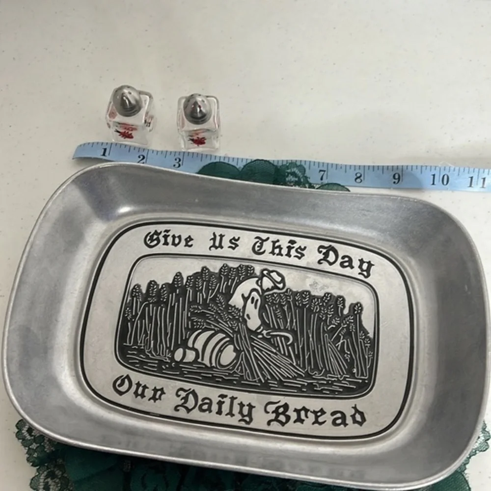 WILTONARMETALE, LARGE BREAD TRAY